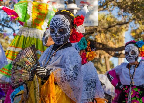 Día de Muertos: Skärvor av tradition och en protest mot den mexikanska regeringens kulturpolitik